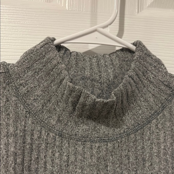 NWOT! Super soft Gray Ribbed Knit Turtleneck Dress - Picture 7 of 9